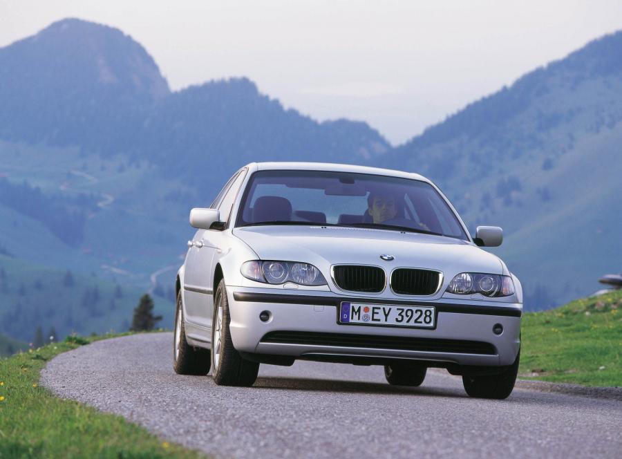  BMW 3-Series 2002 года  (фото 1 из 16)